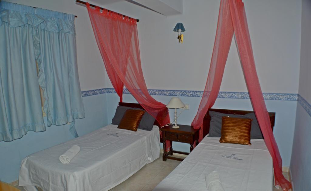 Apartamentos De Las Heras Ibiza Eksteriør billede
